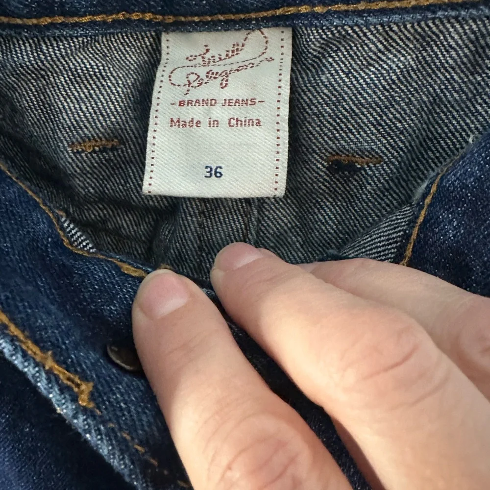 True Religion Section Row Seat Jeans Mens 36 Dark Wash Button Fly